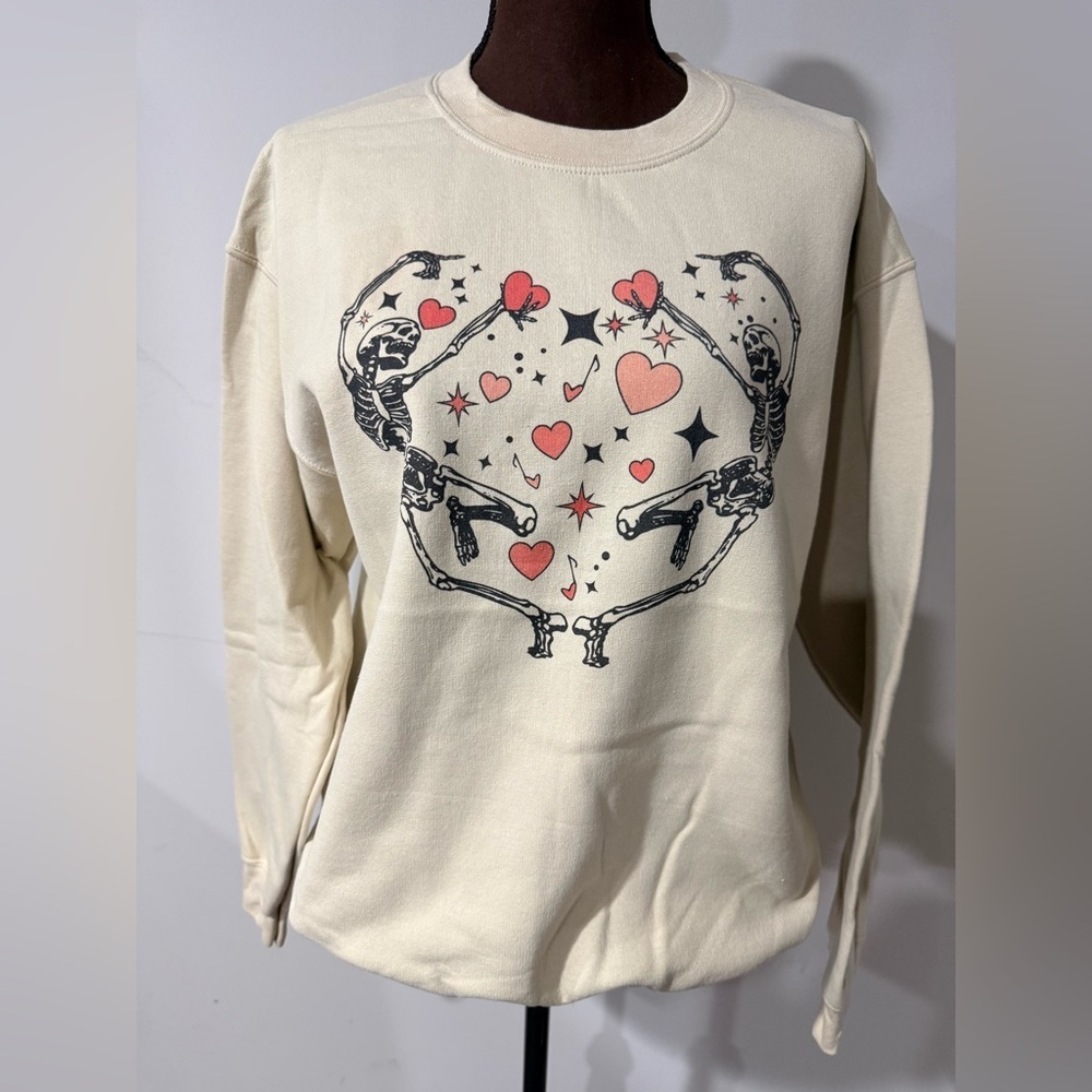 New  skeletons hearts Graphic Sweatshirt fleece M L beige valentines